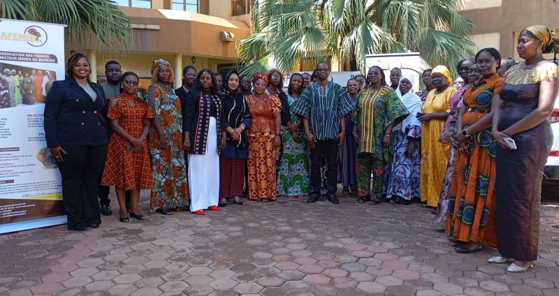 Atelier d’information et de sensibilisation : 30 femmes renforcent leurs capacités pour mieux saisir les opportunités du contenu local et de la Bourse des achats locaux au Burkina Faso